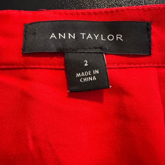 Ann Taylor Red Pleated Midi Skirt Size 2 Lined Flowy Classic Elegant - Picture 5 of 6